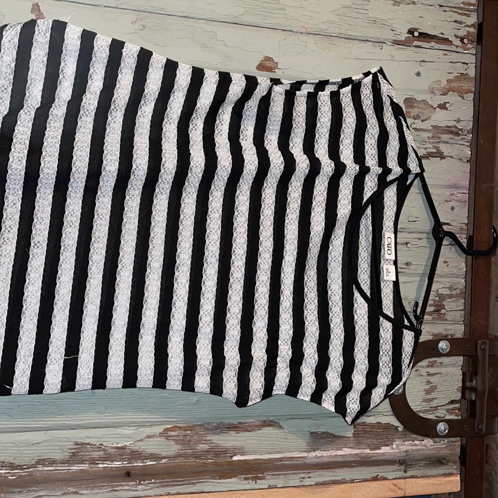 small black and white cover shirt